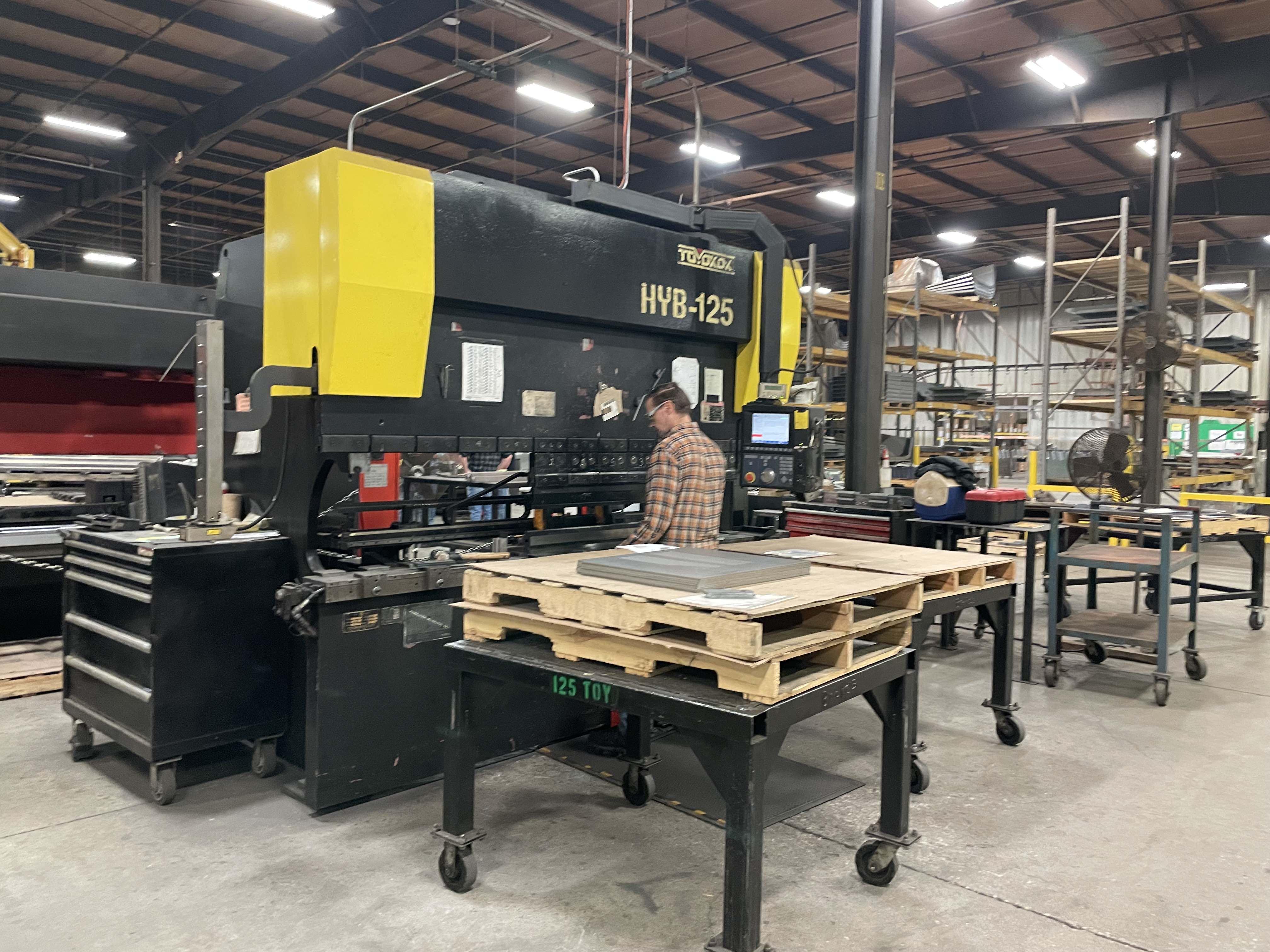 138 Ton X 10' Toyokoki HYB-125-30  CNC Hydraulic Press Brake